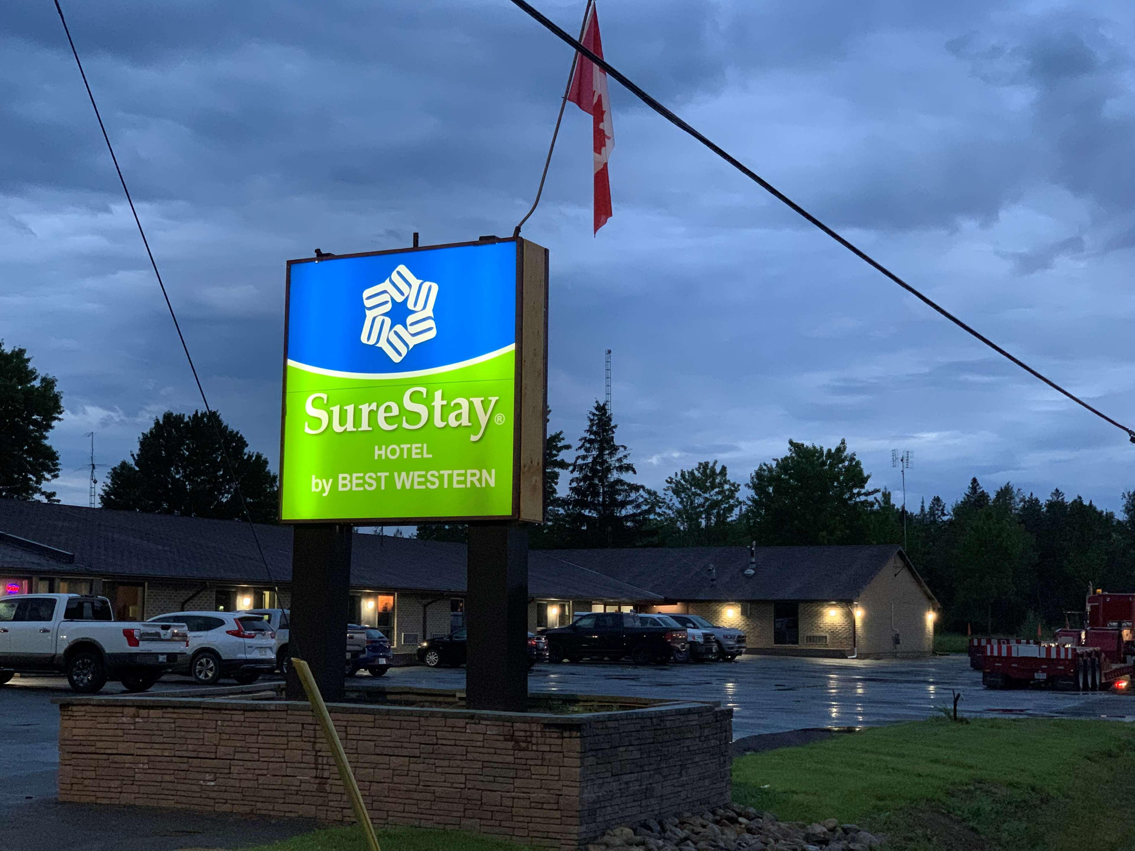 Surestay Hotel By Best Western Kemptville Exterior photo