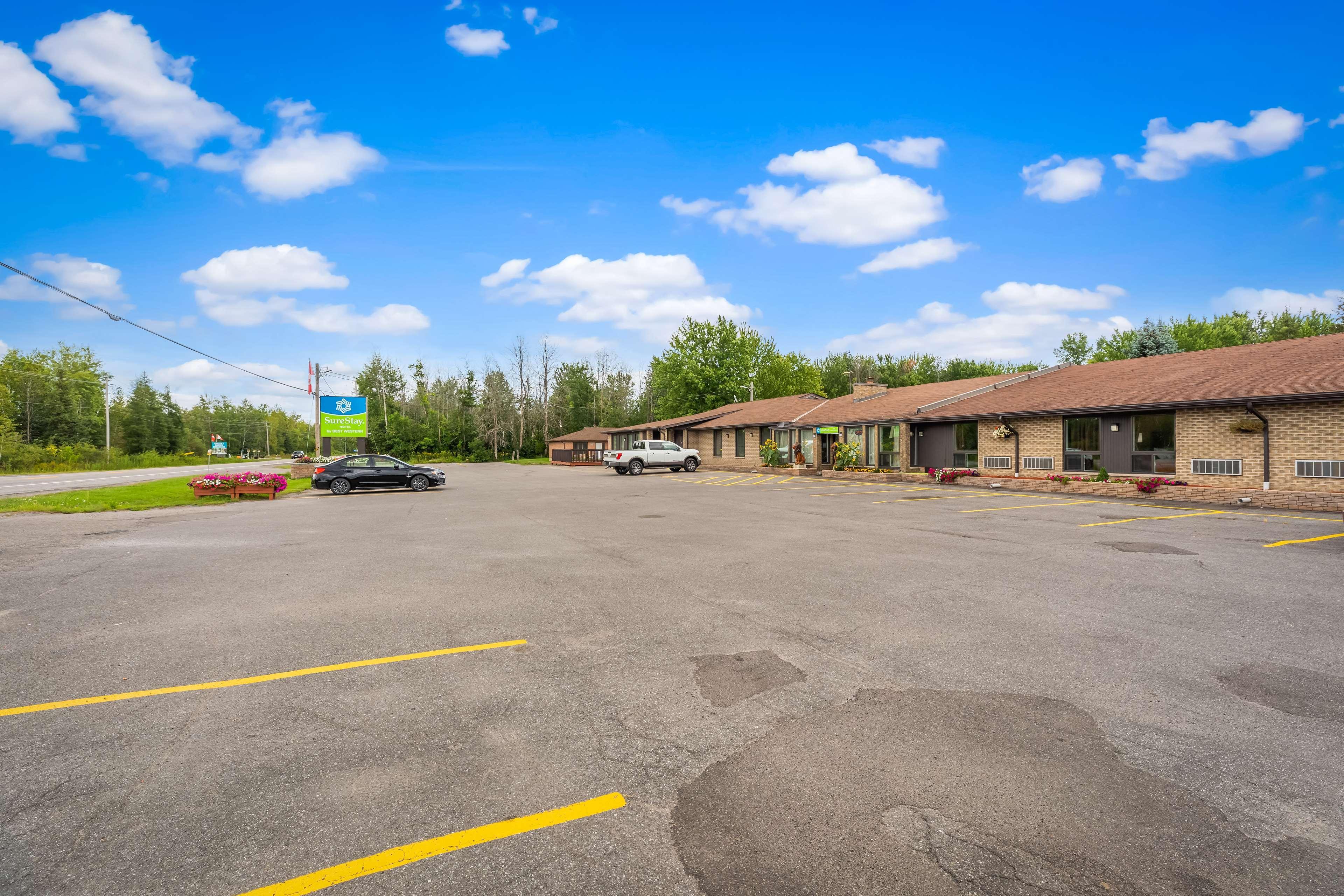 Surestay Hotel By Best Western Kemptville Exterior photo